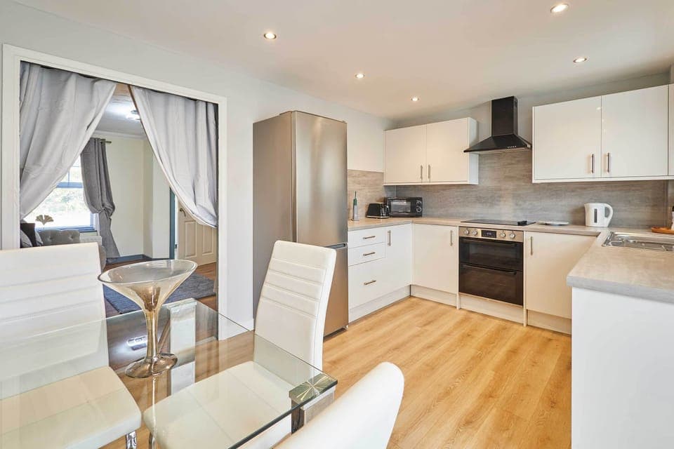 Venture Park Villas, Kettering - Host & Stay