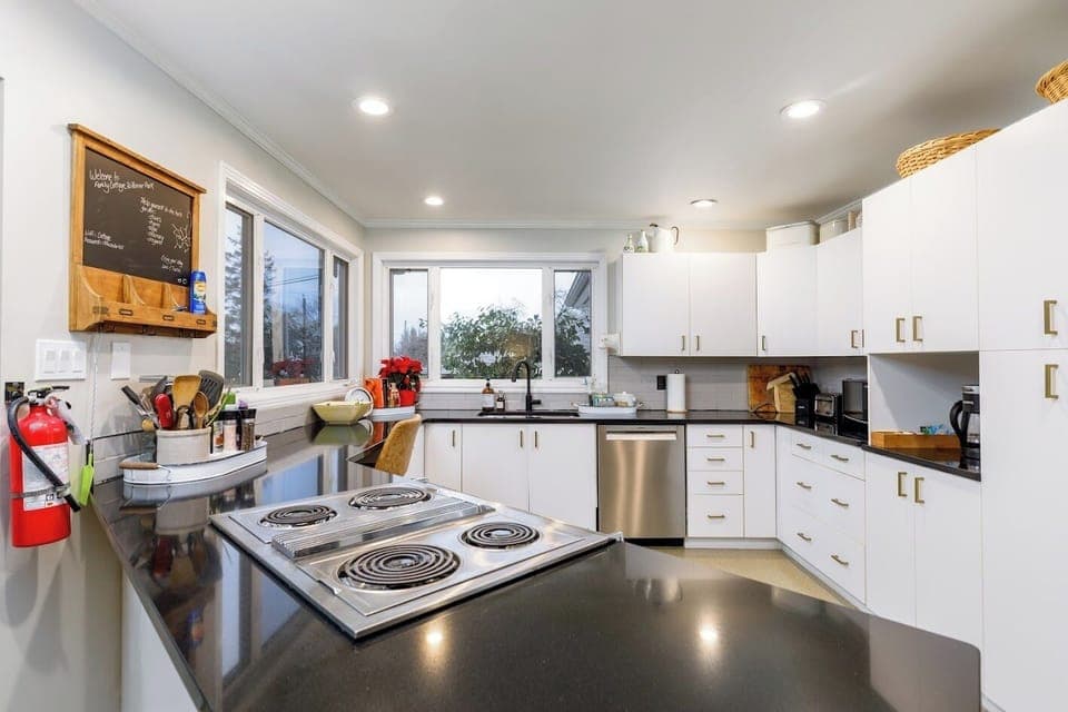 Spacious kitchen so everyone can cook together.