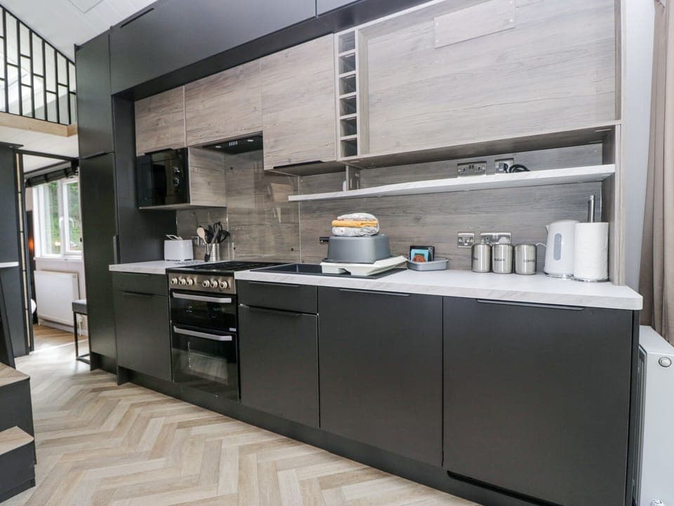 Cookware/dishes/utensils