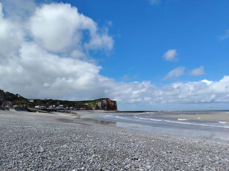 Soundproofing, free WiFi, bed sheets