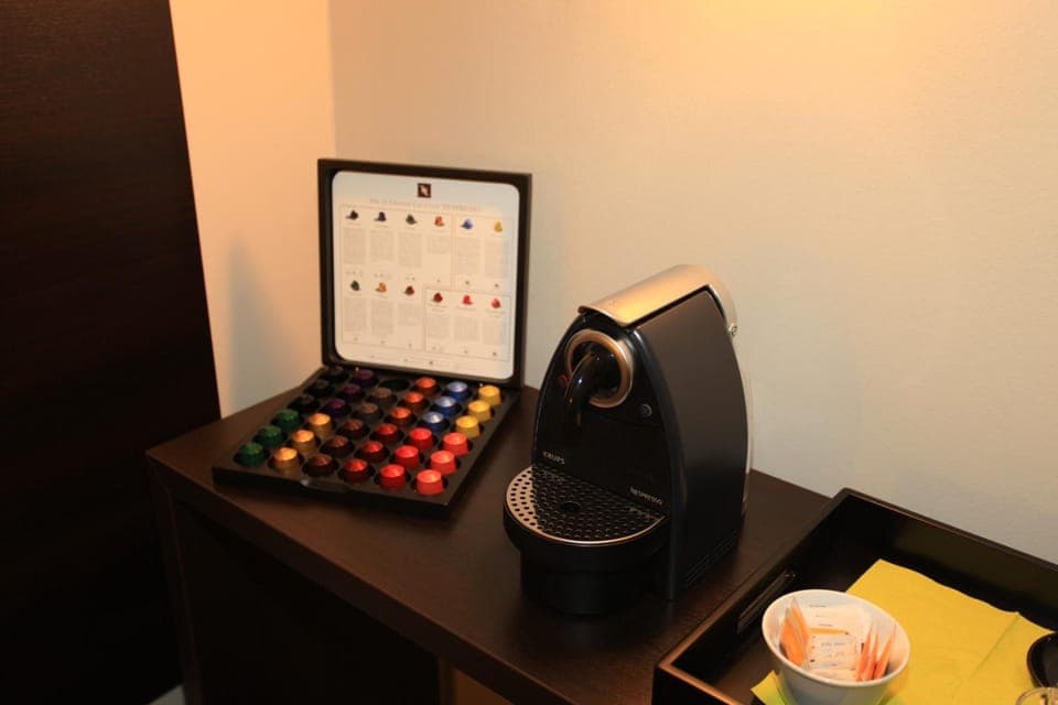 Premium bedding, in-room safe, individually decorated