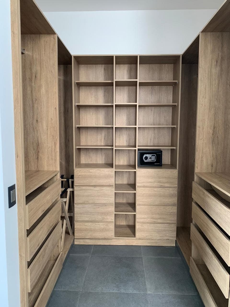 Grand Villa | In-room safe, blackout drapes, iron/ironing board, free WiFi