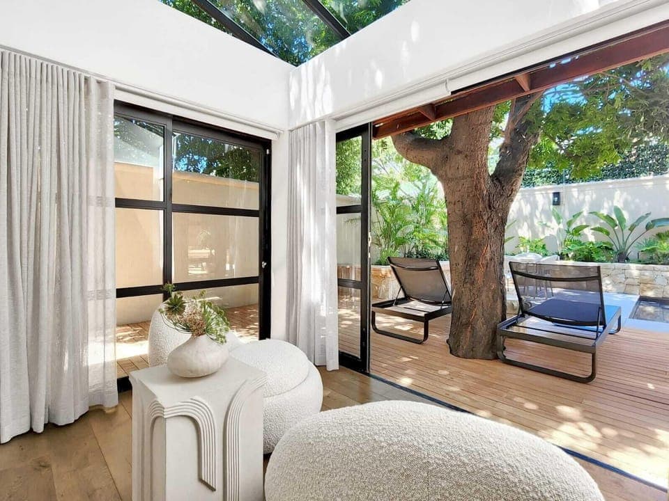 Luxury Room, Pool View | Soundproofing, free WiFi