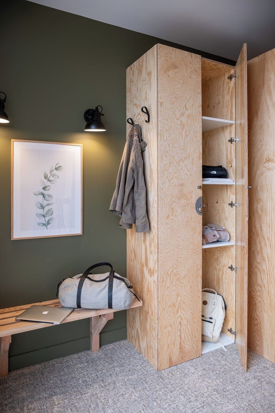 Blackout drapes, free WiFi, bed sheets