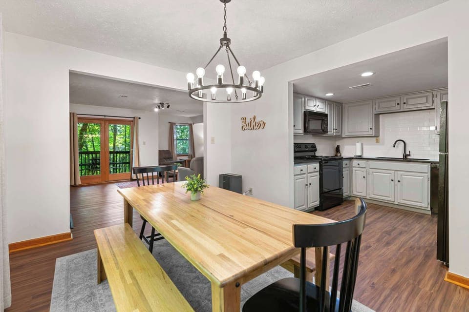 Spacious dining area – perfect for group meals!