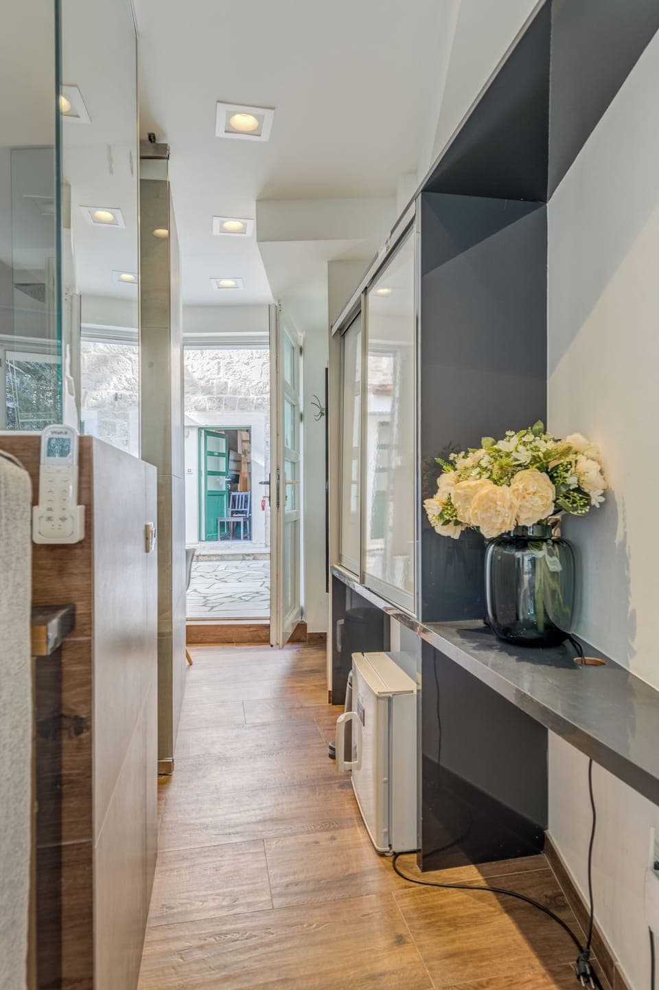 Double Room | Desk, iron/ironing board, free WiFi