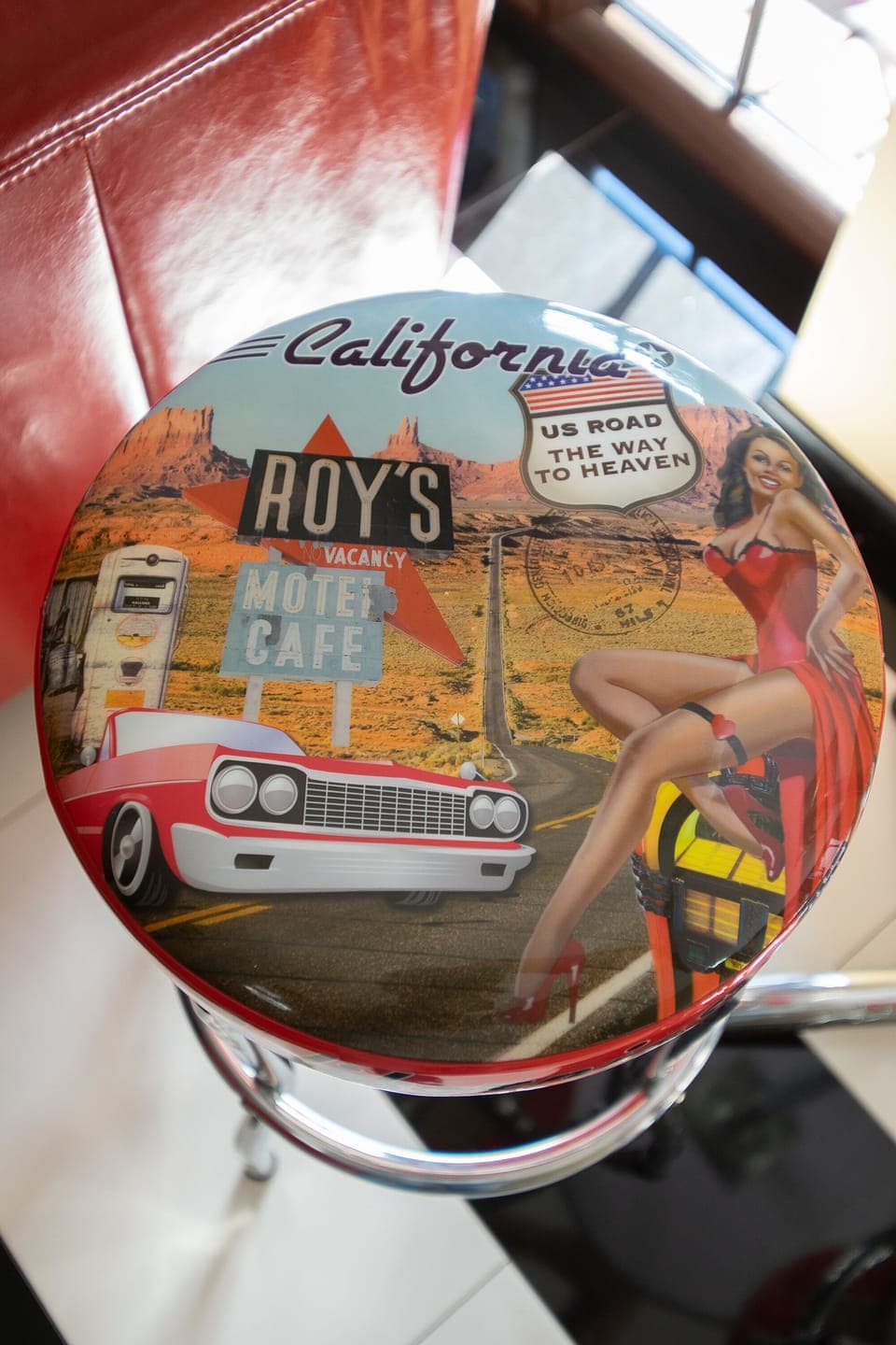 Design Room | Living area | 80-cm flat-screen TV with cable channels, TV, DVD player