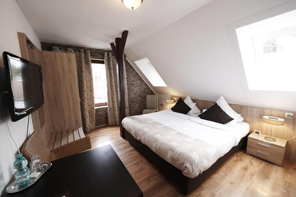 Desk, laptop workspace, free WiFi