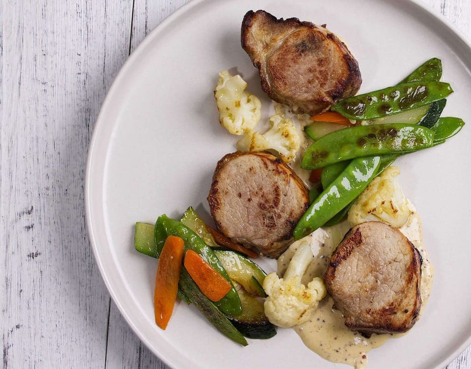 Breakfast and dinner served, French cuisine