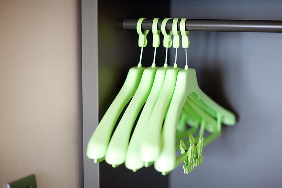 1 bedroom, premium bedding, desk, soundproofing