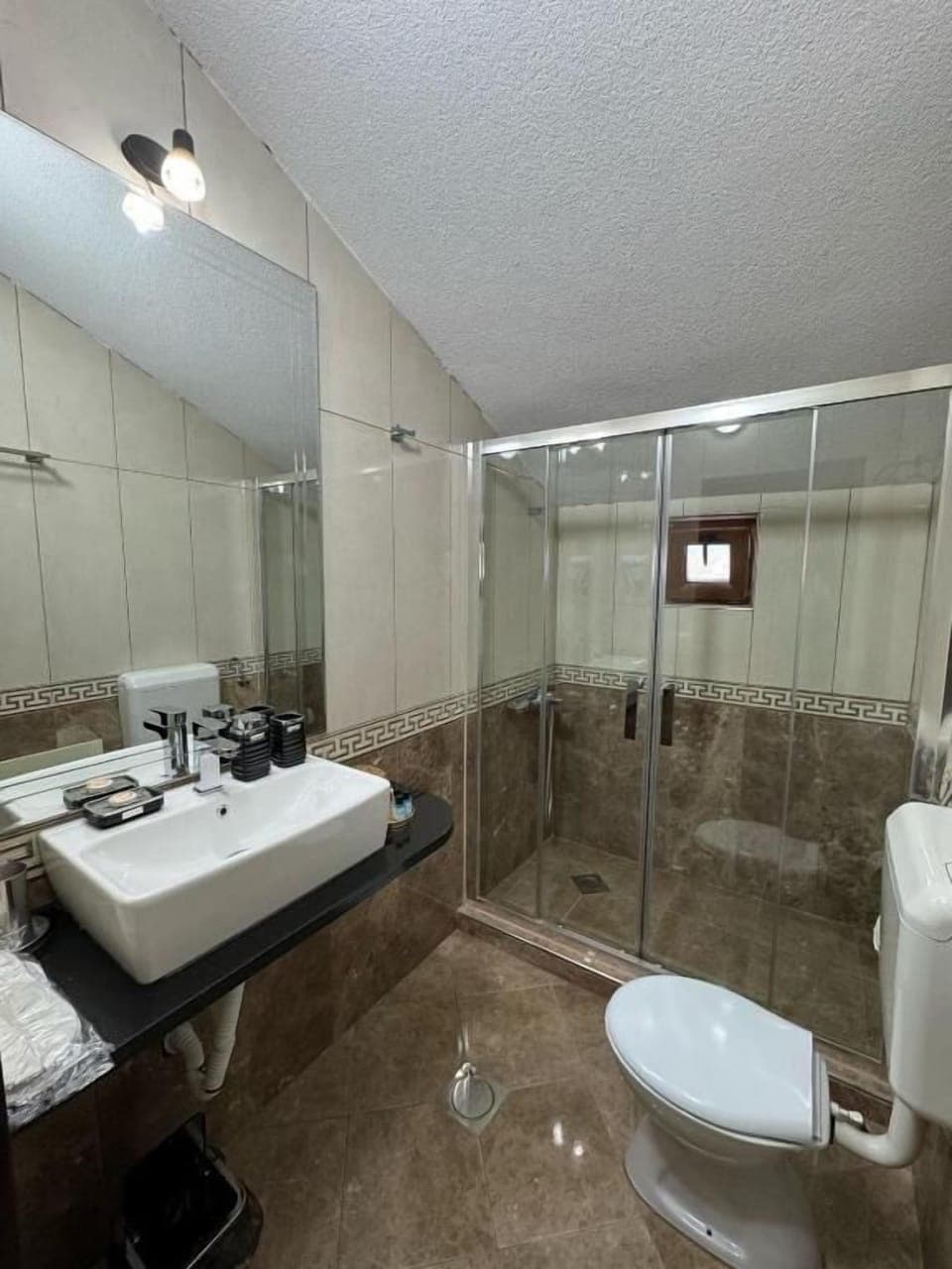 Desk, laptop workspace, free WiFi