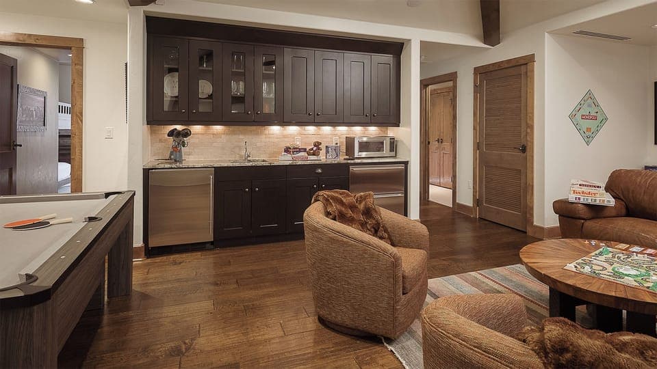 Entertainment room bar