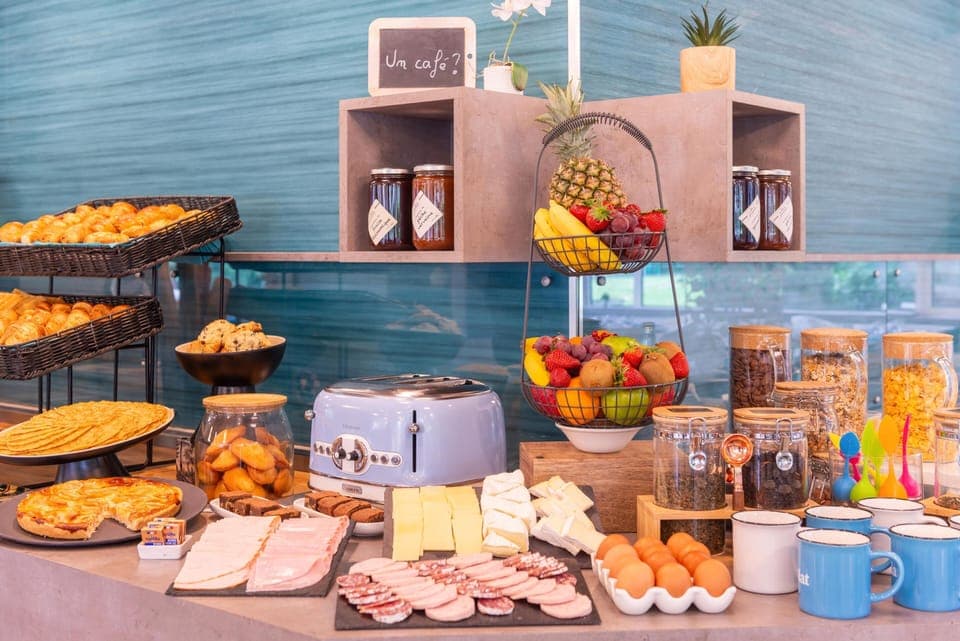 Daily buffet breakfast (EUR 14.90 per person)