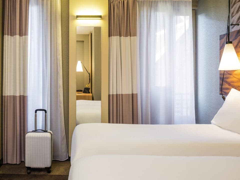 Standard Room, 2 Twin Beds | Pillowtop beds, soundproofing, free WiFi, bed sheets