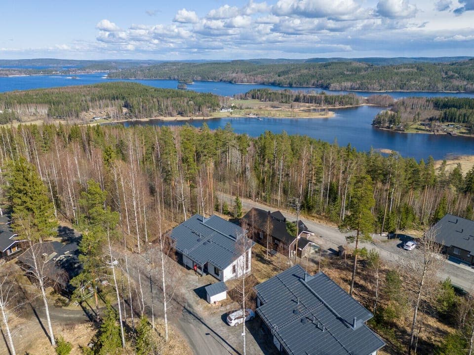Bird’s-eye view of the surrounding landscape — nature like you’ve never seen it.