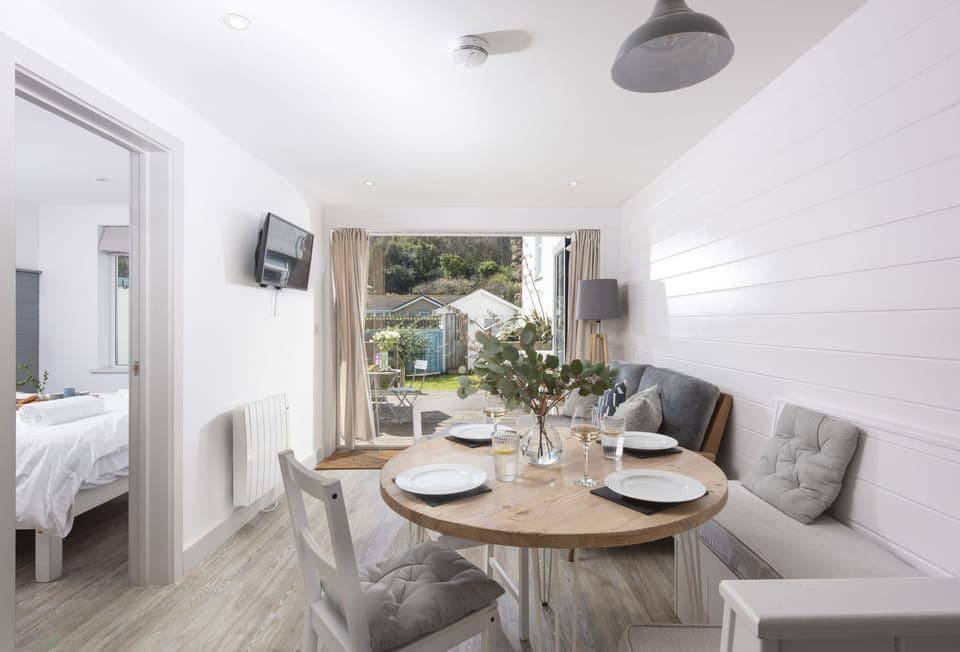 Robin is a delightful two-bedroom property, situated just a stone's through from Polzeath Beach