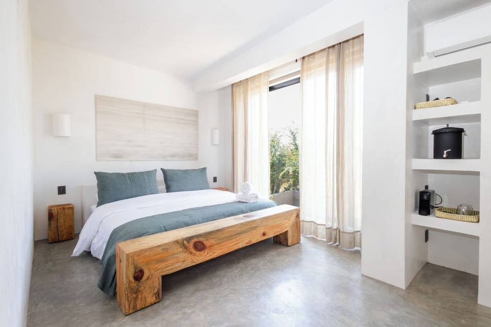 Classic Room, Non Smoking, Private Bathroom | In-room safe, free WiFi, bed sheets