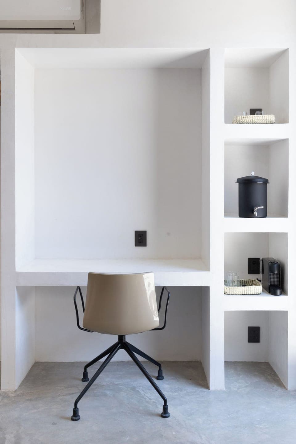 In-room safe, free WiFi, bed sheets