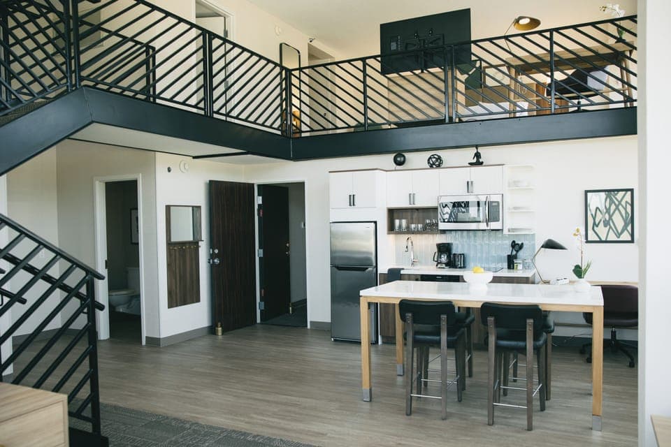 Suite, 1 Bedroom, Kitchen (Penthouse) | Premium bedding, down comforters, desk, laptop workspace