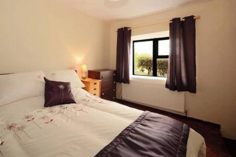 Cottage | 3 bedrooms, free WiFi, bed sheets