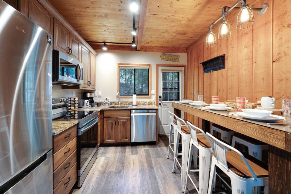 Stainless steel appliances and everything needed to prepare a meal | Main Level