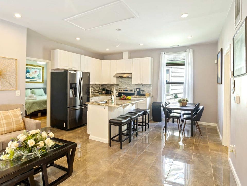 Full Kitchen