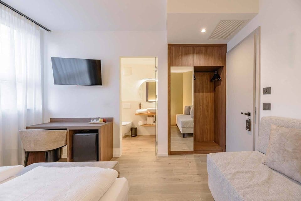 Free minibar, in-room safe, desk, laptop workspace