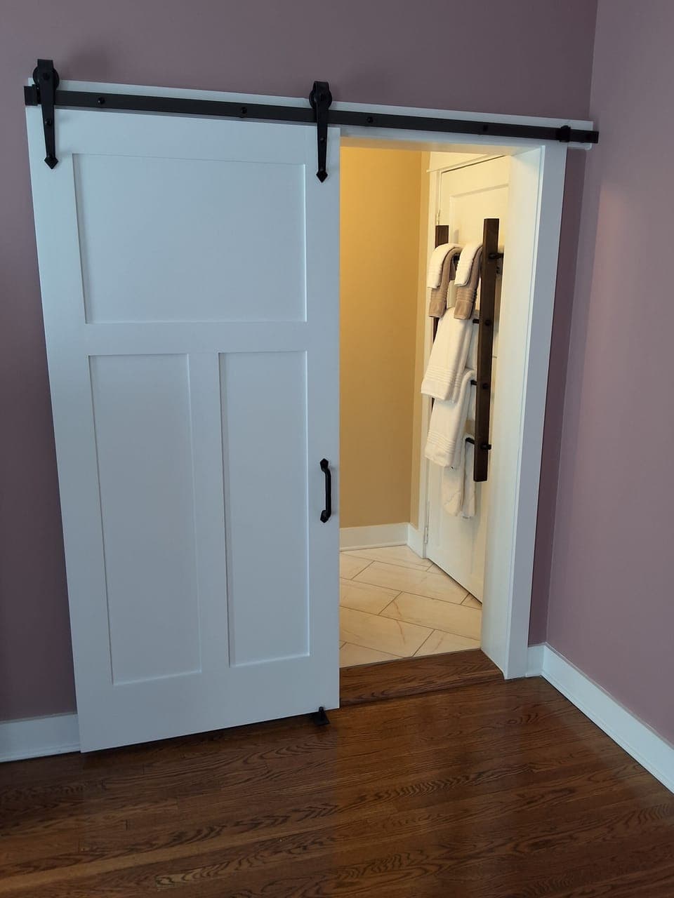 Deluxe Suite, 1 King Bed | Bathroom | Hair dryer, slippers, towels, soap