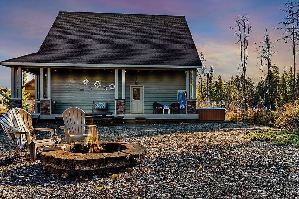 From the firepit you can enjoy beautiful sunsets