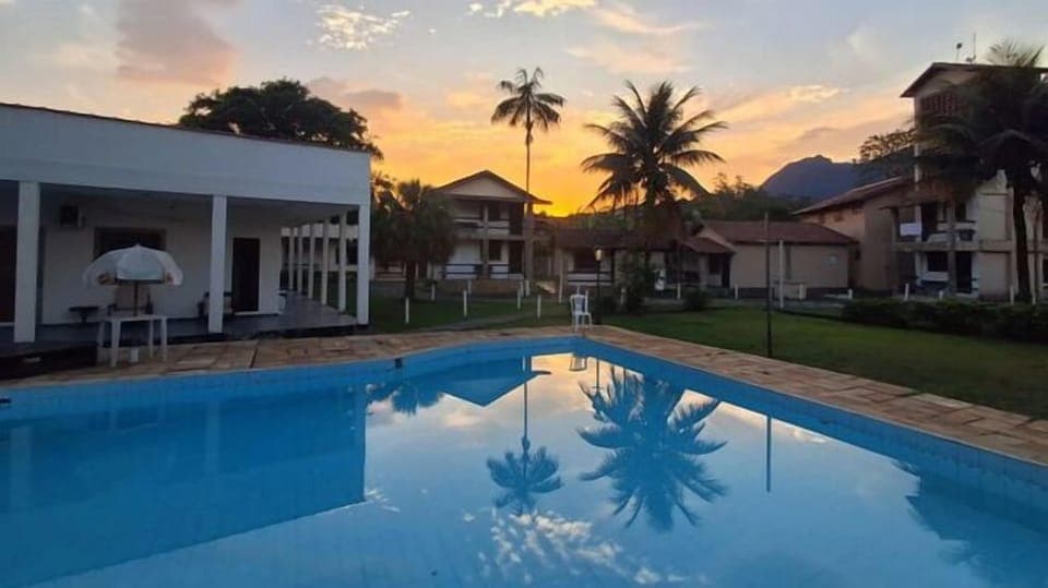 32-inch flat-screen TV with cable channels