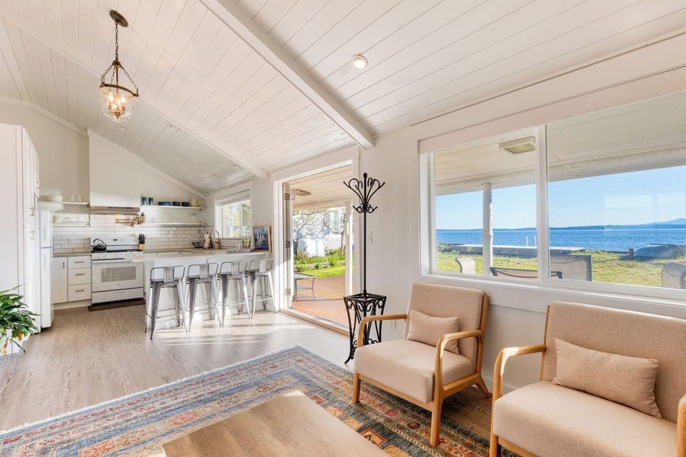 Open layout concept offering seamless transitions.