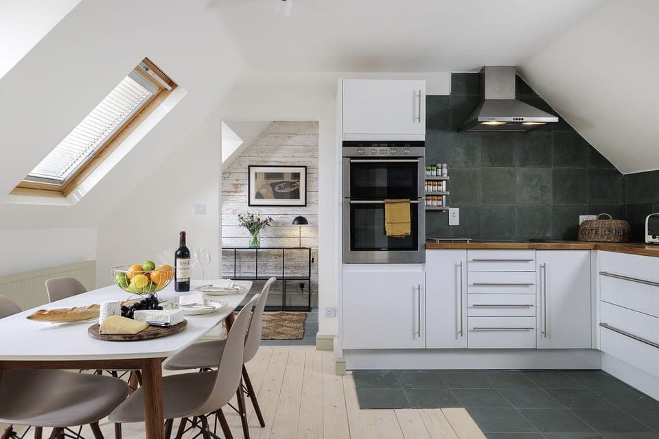 Orchard House at Broadwell Manor Kitchen/Dining Area - StayCotswold