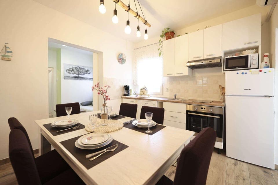 Apartment | Dining