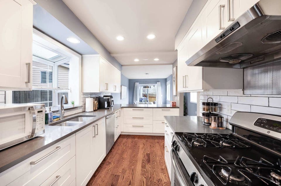 Here is the updated kitchen. This is for you, chef!