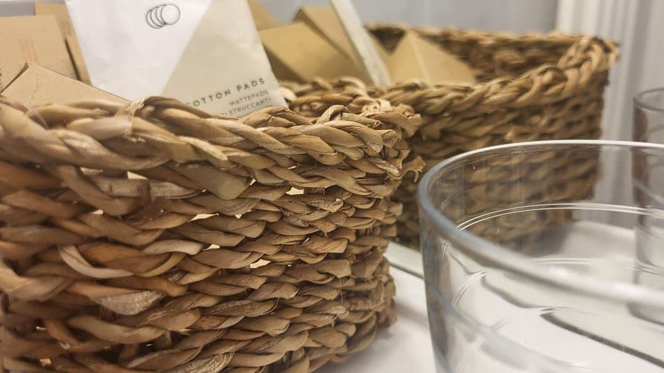 Economy Double Room, Balcony, Courtyard View | Bathroom | Hair dryer, towels, soap, shampoo