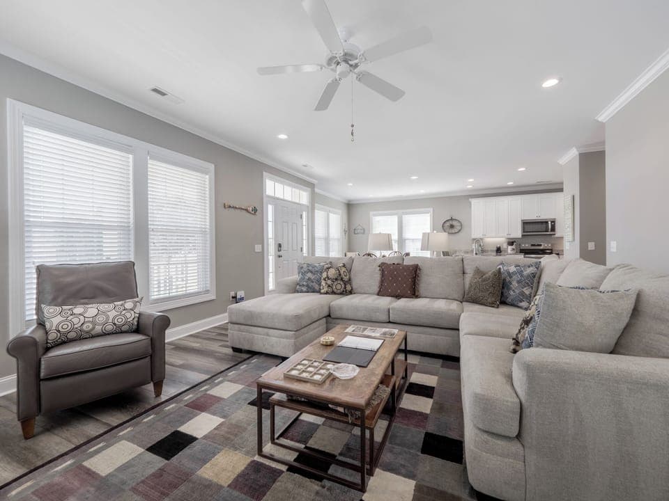 Studio (3 Bedrooms) | Property amenity