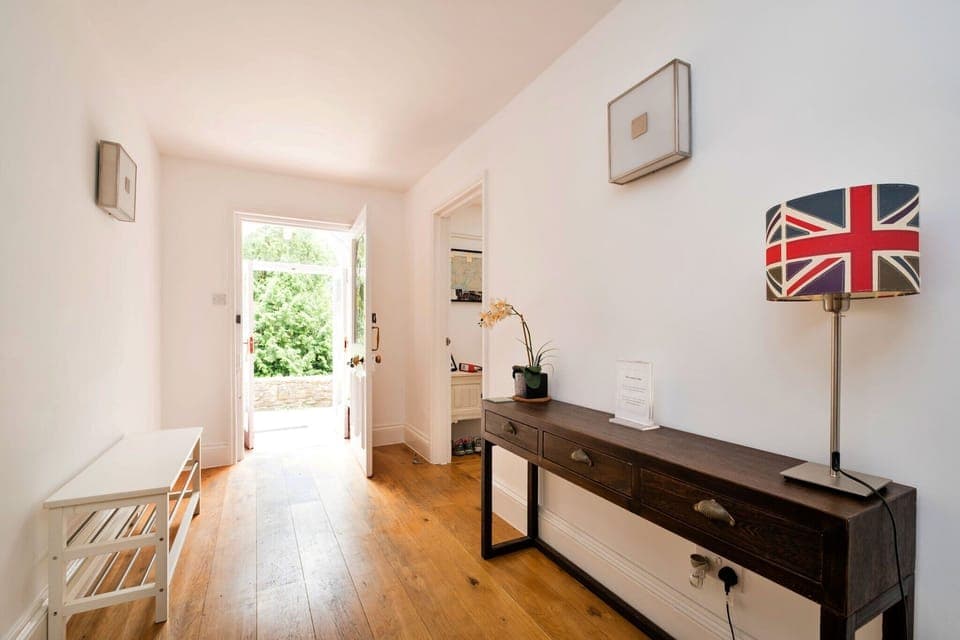 Entrance / Reception