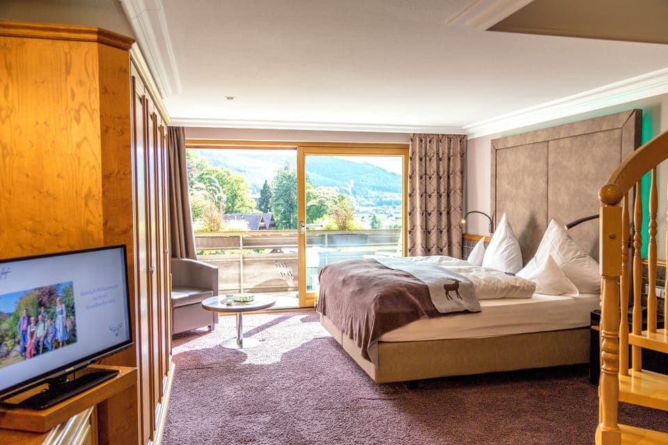 Duplex, Balcony | Hypo-allergenic bedding, minibar, in-room safe, desk