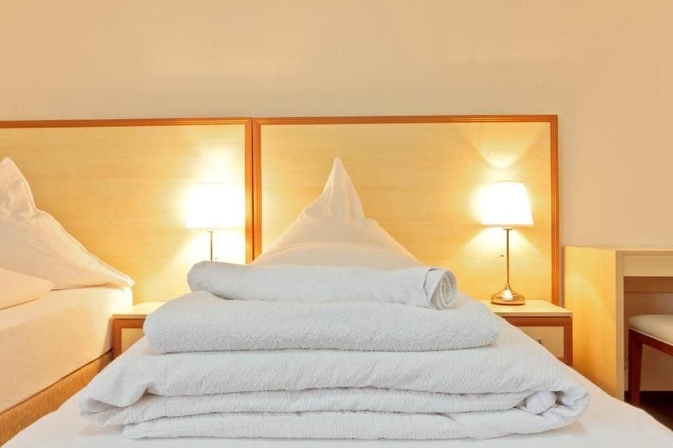 Soundproofing, free WiFi