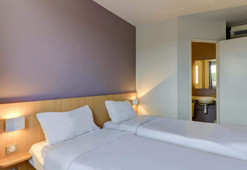 Twin Room, Non Smoking | Premium bedding, desk, soundproofing, free cribs/infant beds