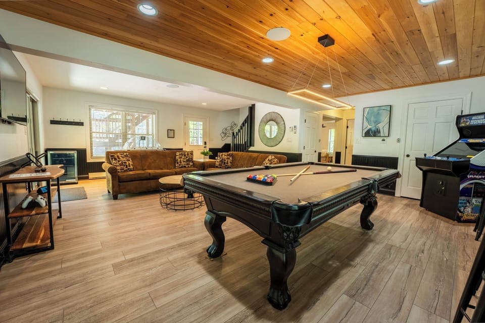 Game Room (1)