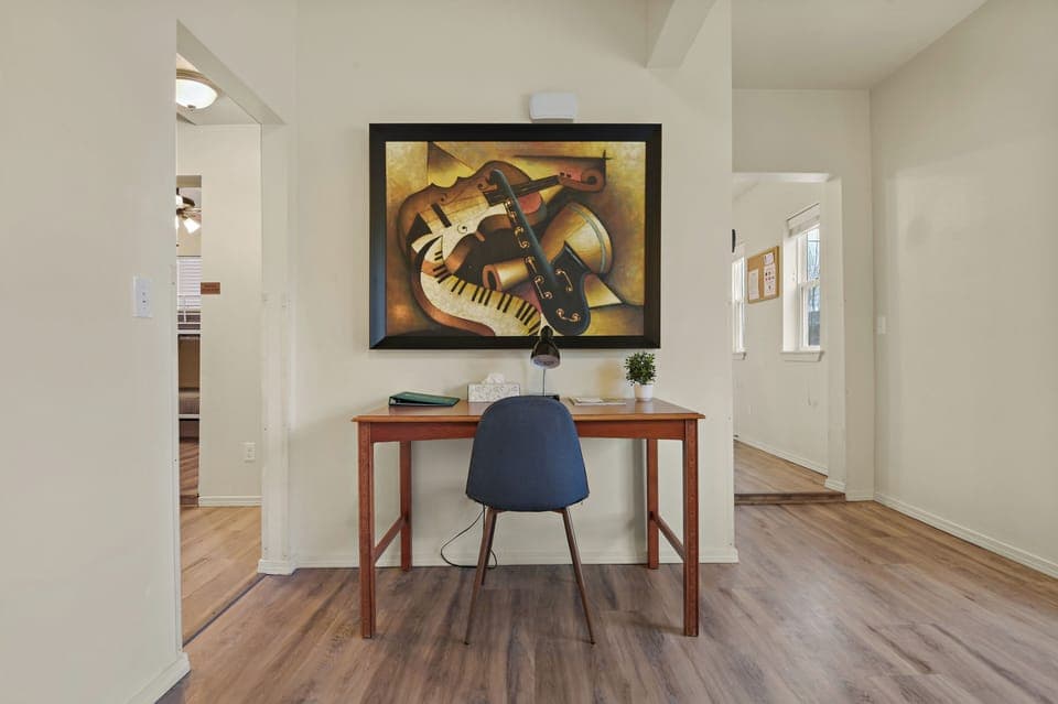 Two Bedroom Apartment Queen Ground Floor  | Living area | 32-inch flat-screen TV with cable channels, TV