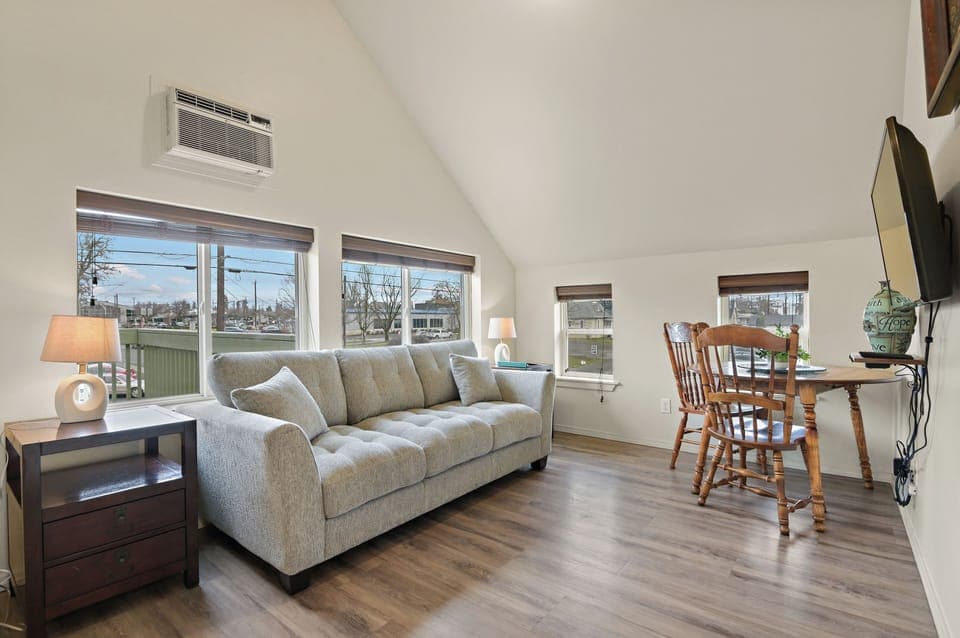 Family Suite, 3 Bedrooms, Non Smoking, City View | Living area | 32-inch flat-screen TV with cable channels, TV