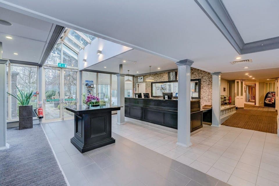 Entrance / Reception