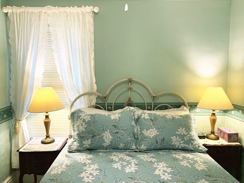 Queen bed  Comfortable