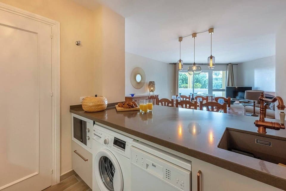 Integrated kitchen fully equipped for a stay with delicious meals! (2)