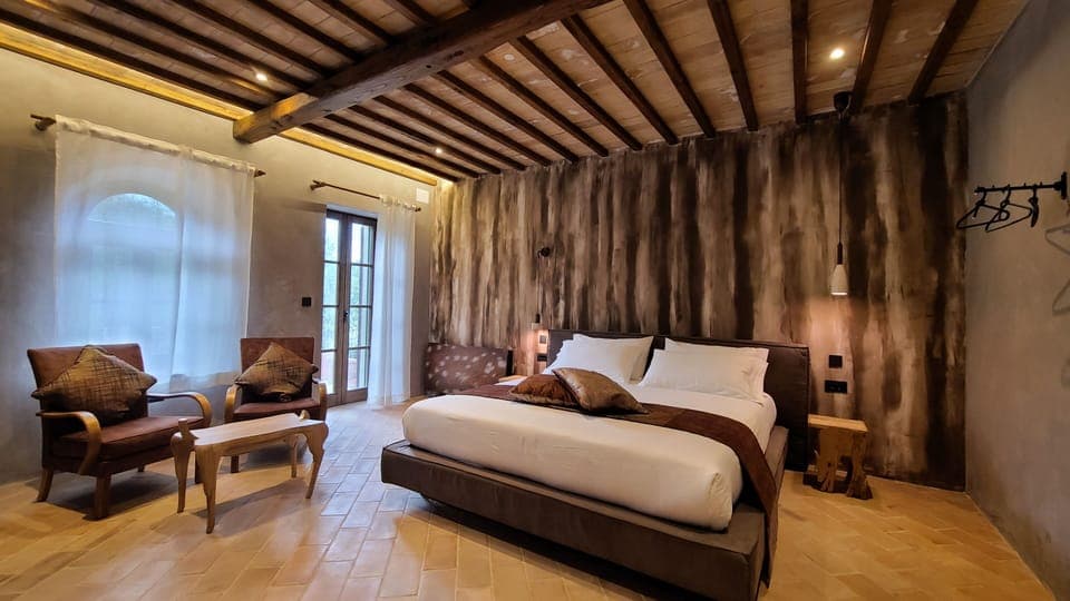 Double Room, Garden View | Free minibar, individually decorated, individually furnished