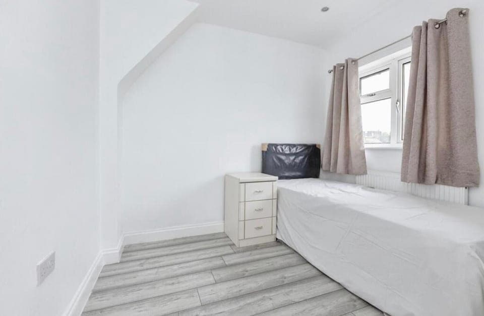 House | 3 bedrooms, free WiFi, bed sheets