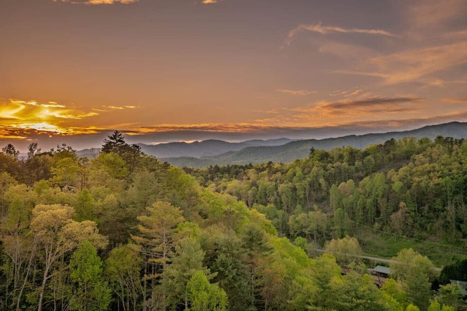 Beautiful mountain views from Eagle Retreat