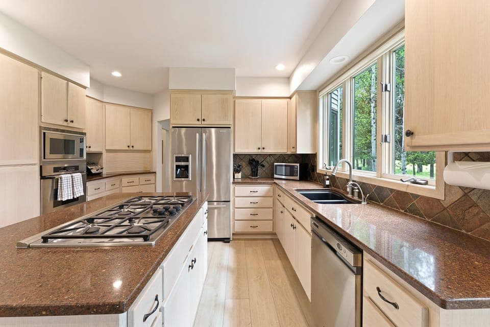 Siskin 12 - Main Floor, Kitchen